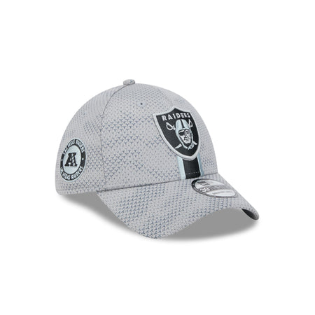 Las Vegas Raiders 2024 Sideline Gray 39THIRTY Stretch Fit Hat