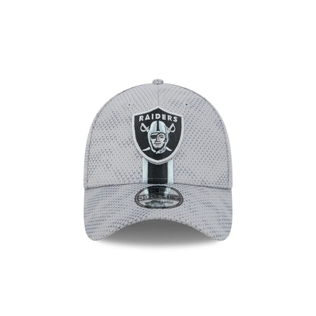 Las Vegas Raiders 2024 Sideline Gray 39THIRTY Stretch Fit Hat