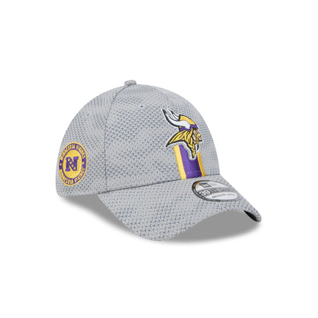 Minnesota Vikings 2024 Sideline Gray 39THIRTY Stretch Fit Hat