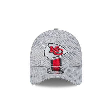 Kansas City Chiefs 2024 Sideline Gray 39THIRTY Stretch Fit Hat