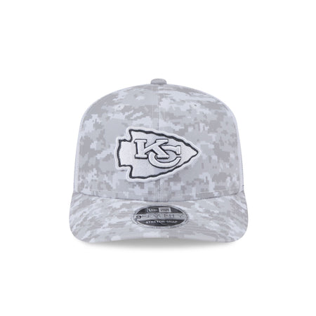 Kansas City Chiefs 2024 Salute to Service 9SEVENTY Trucker Hat