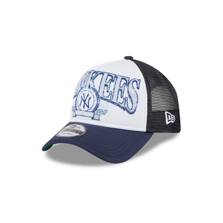 New York Yankees Distressed 9FORTY A-Frame Trucker Hat