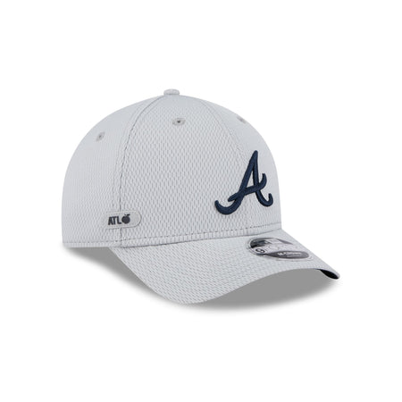 Atlanta Braves 2025 Clubhouse Gray 9FORTY M-Crown Snapback Hat