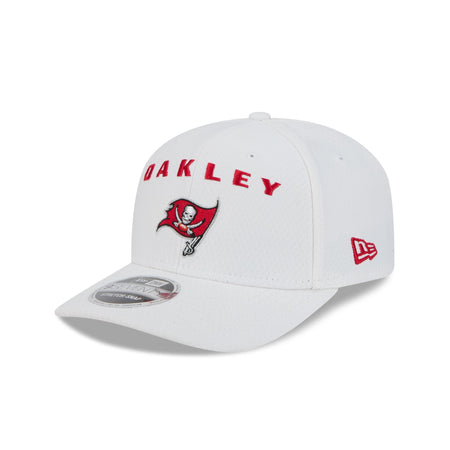 Oakley x Tampa Bay Buccaneers White 9SEVENTY Stretch-Snap Hat