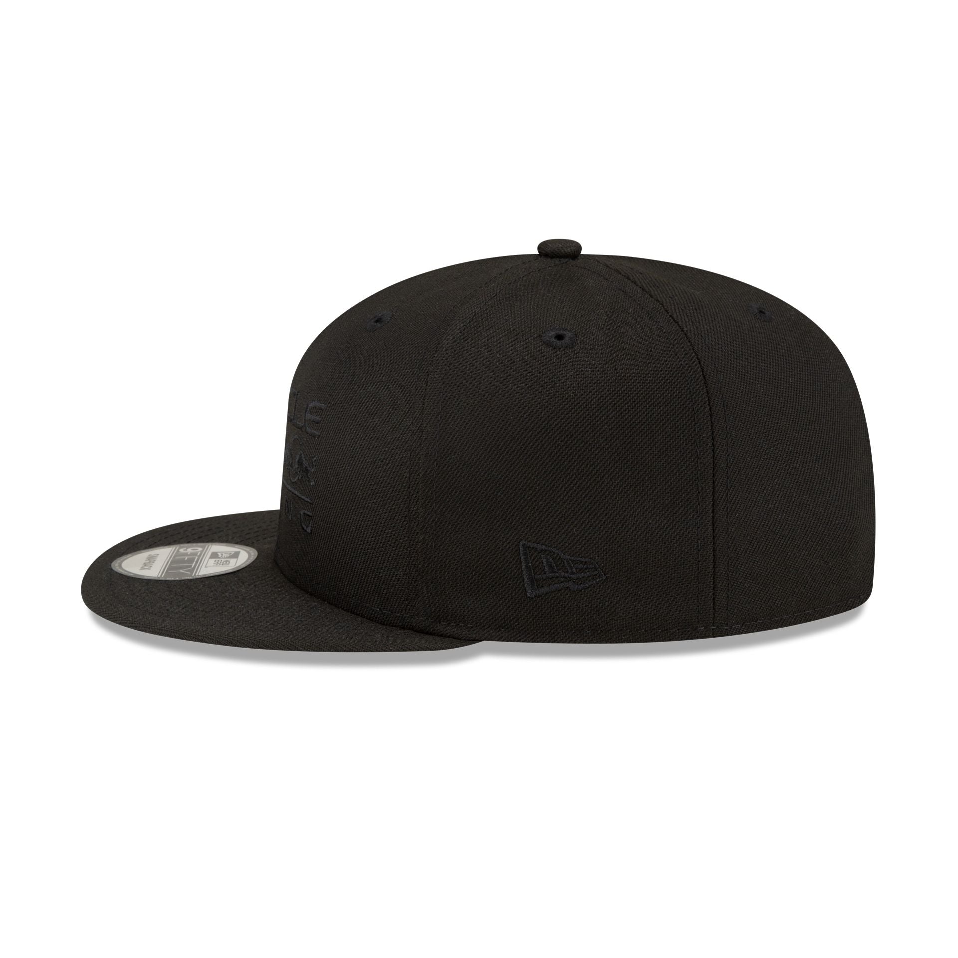 Black and red bulls hat online