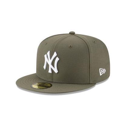 New Era Flat Brim 59FIFTY Black on Black New York Yankees MLB Black Fitted  Cap